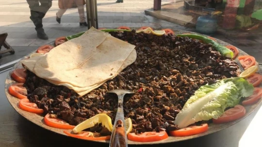 Elazığ'da yaptığı ciğere şehir dışından sipariş alıyor