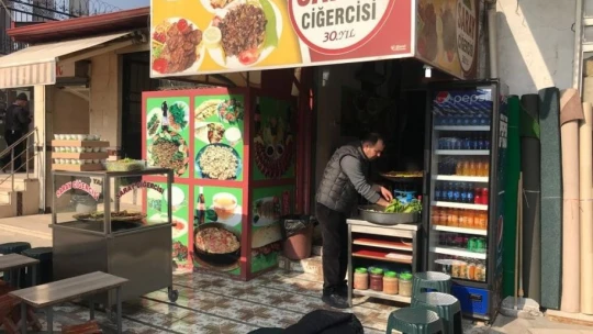Elazığ'da yaptığı ciğere şehir dışından sipariş alıyor