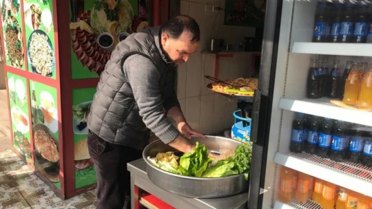 Elazığ'da yaptığı ciğere şehir dışından sipariş alıyor