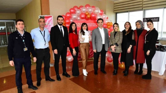 Elazığ'da yeni yıl öncesi sağlıkçılara moral etkinliği