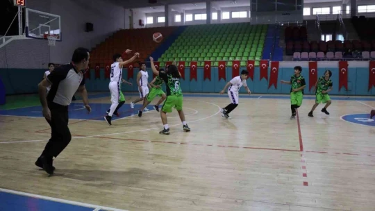 Elazığ'da Yıldızlar Basketbol İl Şampiyonası başladı
