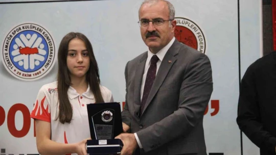 Elazığ'da Yılın Spor Enleri Ödül programı