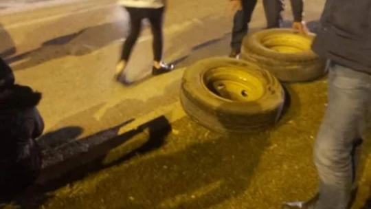 Elazığ'da yolcu dolu otobüsün arka tekeri fırladı
