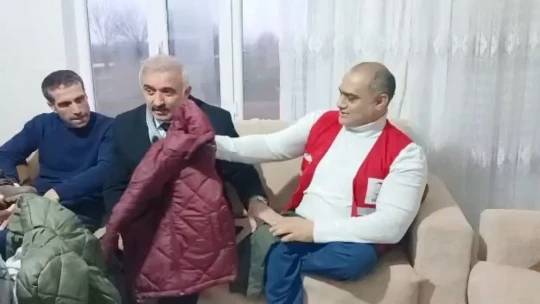Elazığ'da yürüme engelli vatandaşın tekerlekli sandalye talebi karşılandı