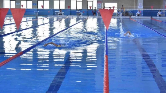 Elazığ'da yüzme yarışmaları sona erdi