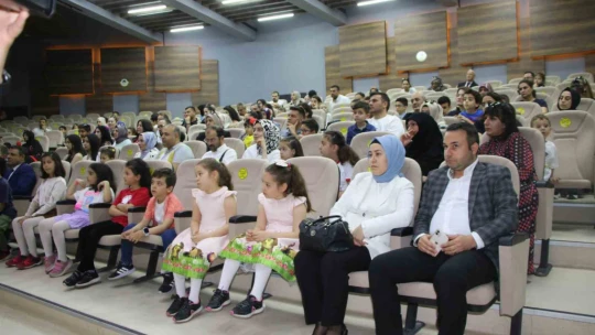 Elazığ'da Zeka ve Yetenek Okulu öğrencileri başarılarıyla ödüllendirildi