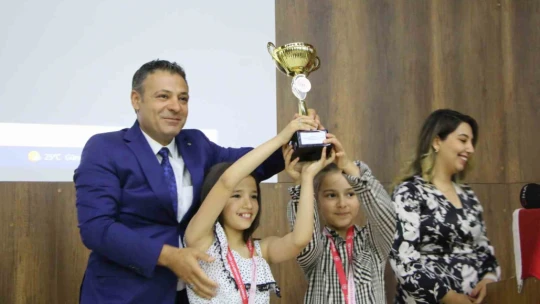 Elazığ'da Zeka ve Yetenek Okulu öğrencileri başarılarıyla ödüllendirildi