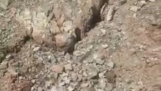Elazığ'da zemin sıvılaşmasının ardından bu kez de dağlardaki çatlaklar dikkat çekti