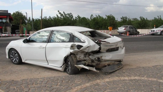 Zincirleme trafik kazası: 3 yaralı