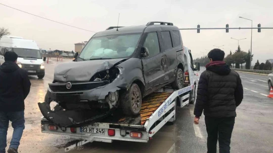 Elazığ'da zincirleme trafik kazası :1 yaralı