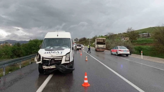 Elazığ'da zincirleme trafik kazası: 1 ölü, 4 yaralı