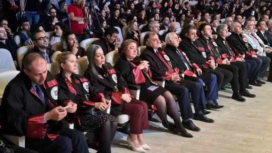 Elazığ'daki mezuniyet töreninde gözyaşları sel oldu