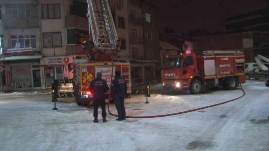 Elazığ'daki yangın söndürüldü