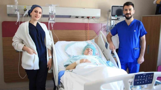 Fethi Sekin Şehir Hastanesinde anjiyografi yöntemi ile tıkalı damar açıldı
