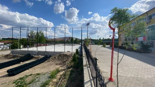 Elazığ Gençlik Merkezi'ne tenis kortu