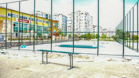 Elazığ Gençlik Merkezi'ne tenis kortu