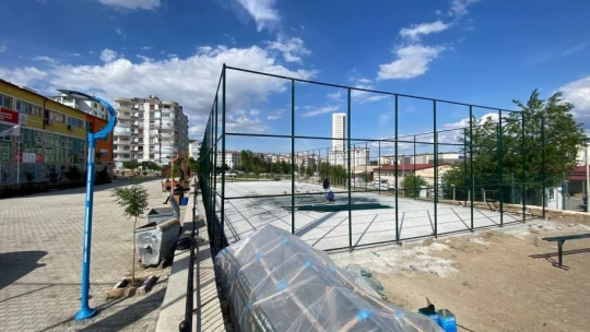 Elazığ Gençlik Merkezi'ne tenis kortu
