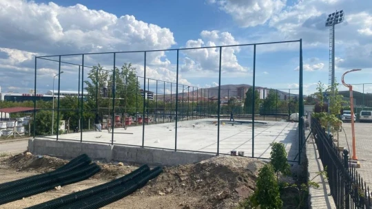 Elazığ Gençlik Merkezi'ne tenis kortu