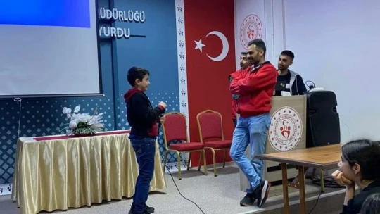 Elazığ GSB, küçük kalpleri güldürmeye çalışıyor