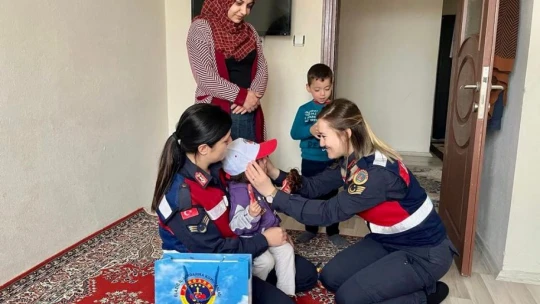 Elazığ İl Jandarma Komutanlığı, engelli bireyleri unutmadı