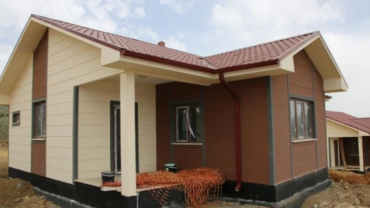 Elazığ'ın 300 köyünde, çelik konutlar yükseliyor