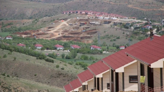 Elazığ'ın 300 köyünde, çelik konutlar yükseliyor