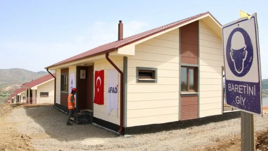 Elazığ'ın 300 köyünde, çelik konutlar yükseliyor