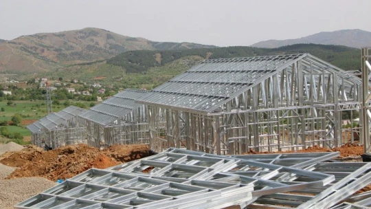 Elazığ'ın 300 köyünde, çelik konutlar yükseliyor