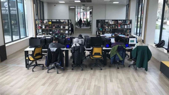 Elazığ'ın ilk dijital kütüphanesi büyük ilgi görüyor