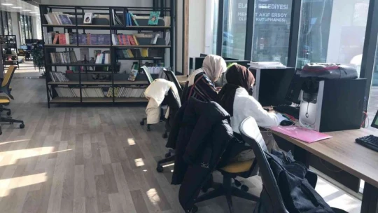Elazığ'ın ilk dijital kütüphanesi büyük ilgi görüyor