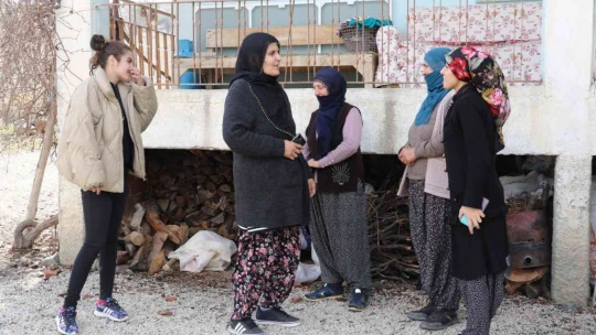 Elazığ'ın ilk kadın muhtarıydı, koltuğu eşinden devraldı, köyün Emine ablası oldu