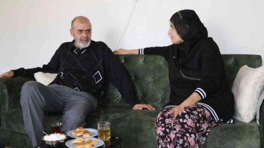 Elazığ'ın ilk kadın muhtarıydı, koltuğu eşinden devraldı, köyün Emine ablası oldu