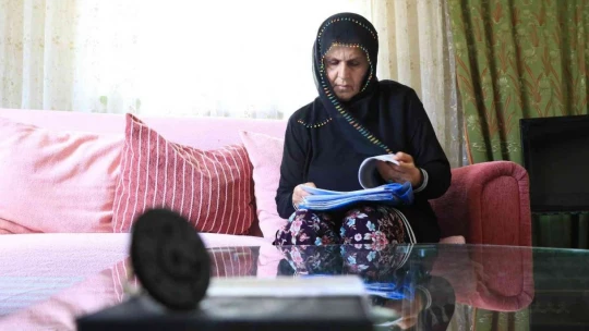 Elazığ'ın ilk kadın muhtarıydı, koltuğu eşinden devraldı, köyün Emine ablası oldu