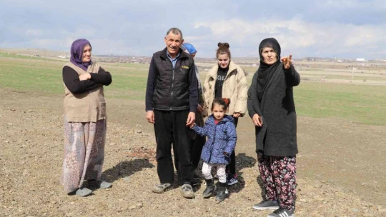 Elazığ'ın ilk kadın muhtarıydı, koltuğu eşinden devraldı, köyün Emine ablası oldu
