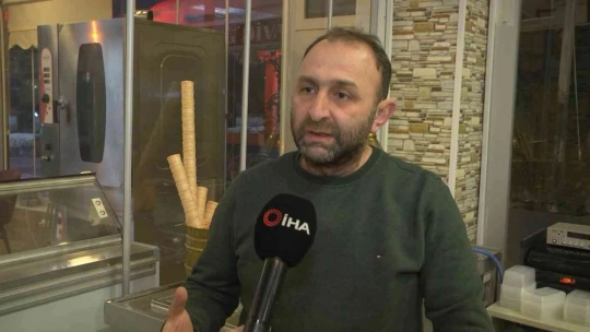 Elazığ'ın patentli lezzeti vişne dondurmasına kışın yoğun ilgi