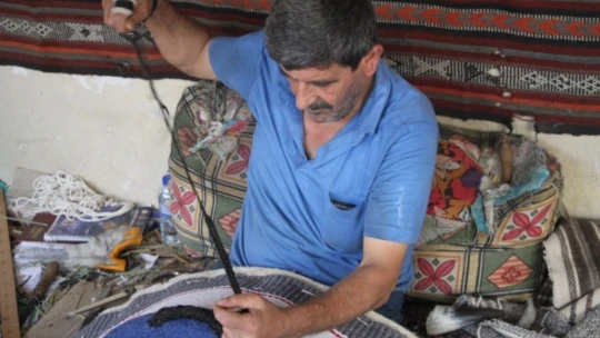 Elazığ'ın son semer ve palan ustası teknolojiye direniyor