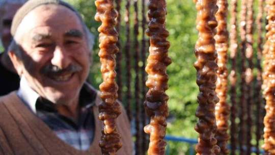 Elazığ'ın vazgeçilmez tescilli lezzeti 'Orcik' için mesai başladı