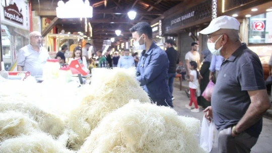Kapalı Çarşı'da bayram yoğunluğu