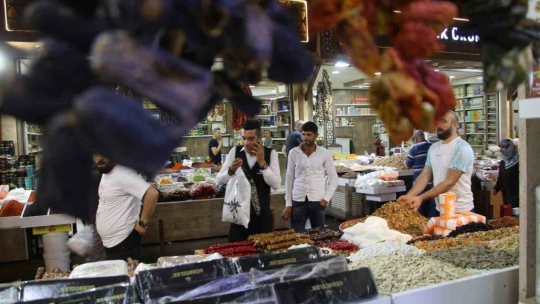 Elazığ Kapalı Çarşıda Kurban Bayramı yoğunluğu