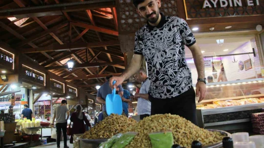Elazığ Kapalı Çarşıda Kurban Bayramı yoğunluğu