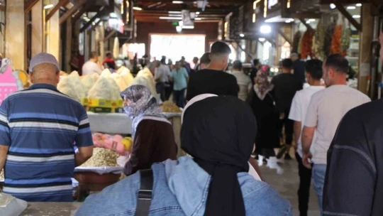 Elazığ Kapalı Çarşıda Kurban Bayramı yoğunluğu