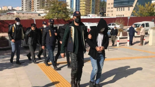 Elazığ merkezli 3 ilde kart kopyalama çetesine operasyon: 5 gözaltı