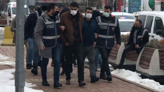 Elazığ polisi hırsızlara göz açtırmıyor: 5 zanlı yakalandı
