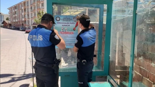 Polis plajlarda boğulmalara karşı vatandaşları uyardı