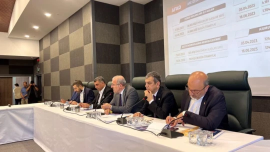 Elazığ protokolü muhtarla bir araya geldi