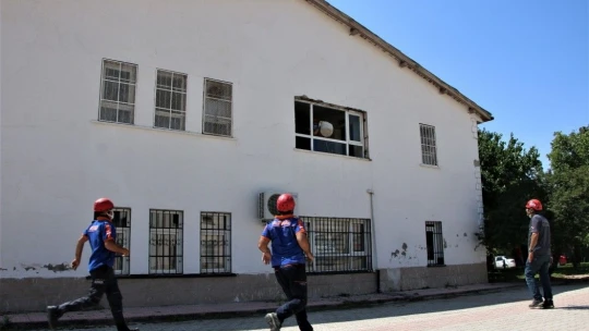 Elazığ Ruh Sağlığı Hastanesindeki deprem ve yangın tatbikatı nefes kesti