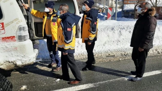Elazığ Sağlık Müdürü Prof. Dr. Polat, hasta kurtarma operasyonuna katıldı