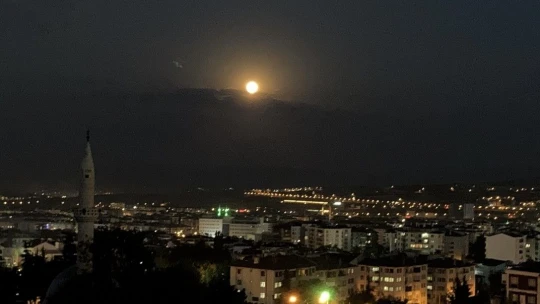 Elazığ semalarında dolunayın görsel şöleni