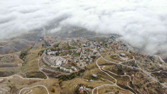 Elazığ sis denizinde kayboldu, ortaya kartpostallık görüntüler çıktı