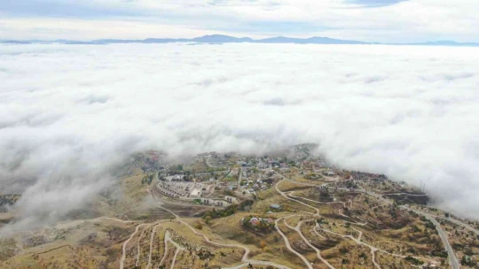 Elazığ sis denizinde kayboldu, ortaya kartpostallık görüntüler çıktı